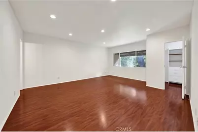 9745 Via Roma, Burbank, CA 91504 - Photo 14