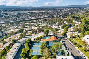 9745 Via Roma, Burbank, CA 91504 - Photo 38
