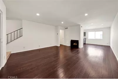 9745 Via Roma, Burbank, CA 91504 - Photo 4