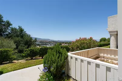21200 Trumpet Dr #103 #103, Newhall, CA 91321 - Photo 2