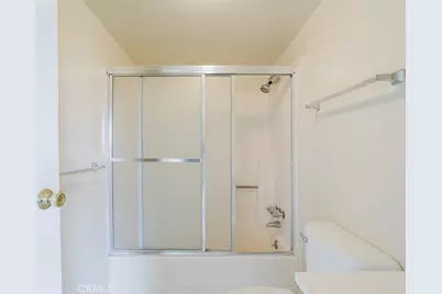 2250 N Fairview Street, Burbank, CA 91504 - Photo 18