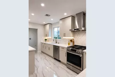 10020 Whitaker Avenue, North Hills, CA 91343 - Photo 2