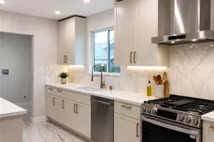 10020 Whitaker Ave, North Hills, CA 91343 - Photo 2