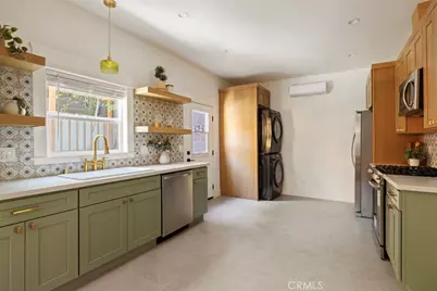 5850 Burwood Ave, Los Angeles, CA 90042 - Photo 16