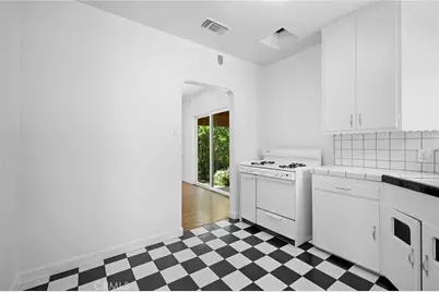 6723 Hazeltine, Van Nuys, CA 91405 - Photo 12