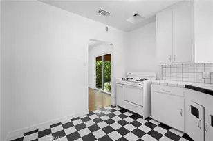 6723 Hazeltine, Van Nuys, CA 91405 - Photo 12