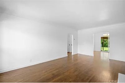 6723 Hazeltine, Van Nuys, CA 91405 - Photo 4