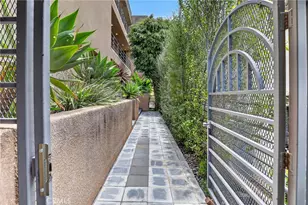10626 Holman Ave, Los Angeles, CA 90024 - Photo 22