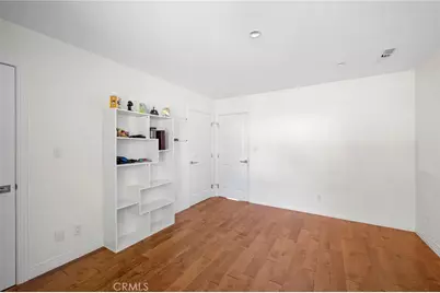 2040 W Kenneth Road, Glendale, CA 91201 - Photo 32