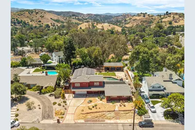 10768 Wheatland, Shadow Hills, CA 91040 - Photo 44