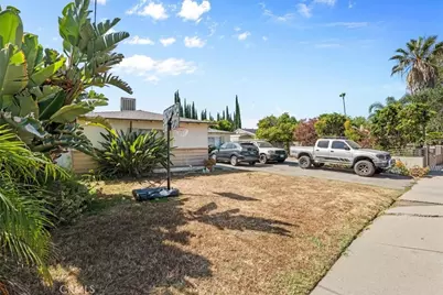 13280 Winfield, Panorama City, CA 91402 - Photo 2