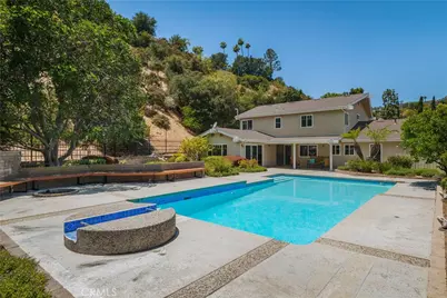 900 Chudleigh Lane, Glendale, CA 91207 - Photo 2