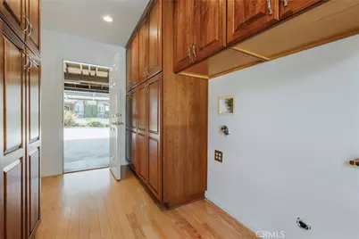 900 Chudleigh Lane, Glendale, CA 91207 - Photo 22