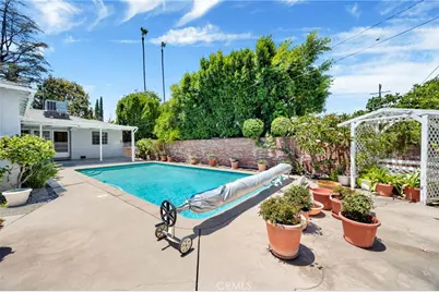 5438 Radford Avenue, Valley Village, CA 91607 - Photo 22
