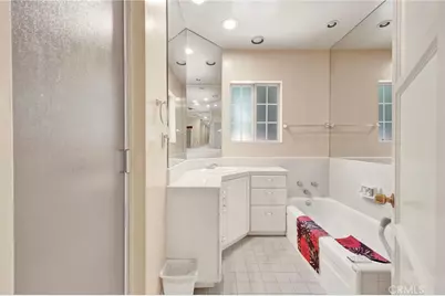 5438 Radford Avenue, Valley Village, CA 91607 - Photo 14
