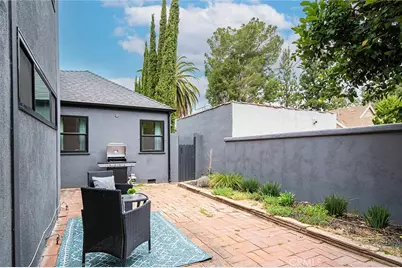 2925 W Oak, Burbank, CA 91505 - Photo 30
