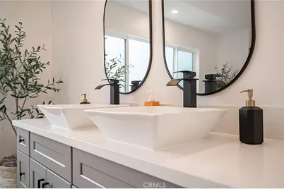 2925 W Oak, Burbank, CA 91505 - Photo 16
