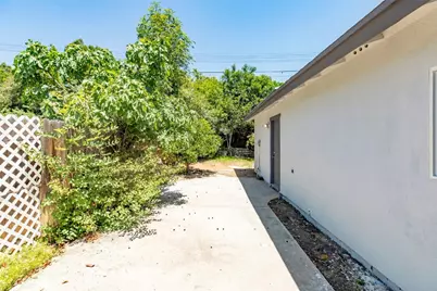 16509 Shamhart, Granada Hills, CA 91344 - Photo 40