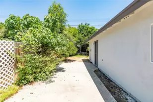 16509 Shamhart, Granada Hills, CA 91344 - Photo 40