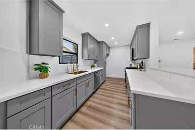 7907 Satsuma, Los Angeles, CA 91352 - Photo 12