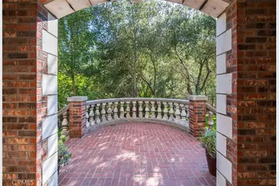 375 Berkshire Avenue, La Canada Flintridge, CA 91011 - Photo 8