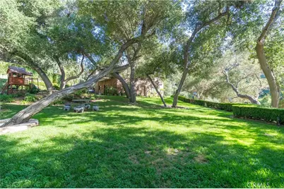 375 Berkshire Avenue, La Canada Flintridge, CA 91011 - Photo 68