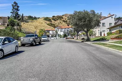 824 Stanford Road, Burbank, CA 91504 - Photo 8