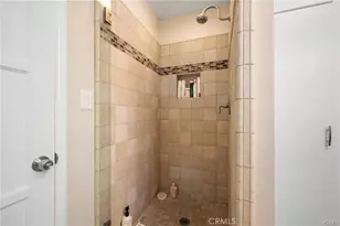 505 Cambridge Dr, Burbank, CA 91504 - Photo 16