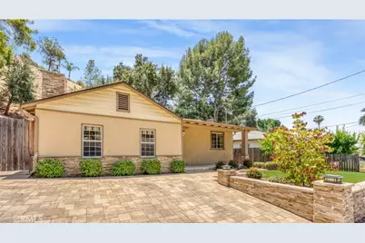 1232 E Elmwood Avenue, Burbank, CA 91501 - Photo 2