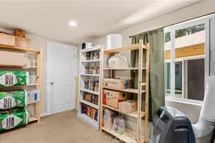 1232 E Elmwood Ave, Burbank, CA 91501 - Photo 56