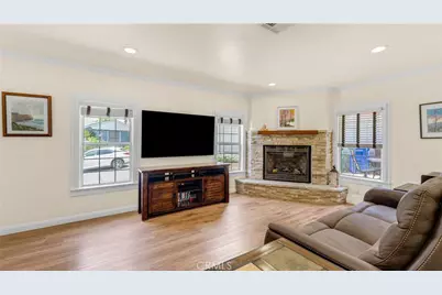 1232 E Elmwood Avenue, Burbank, CA 91501 - Photo 10