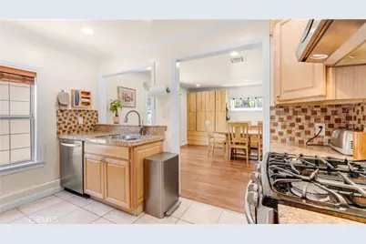 1232 E Elmwood Avenue, Burbank, CA 91501 - Photo 24