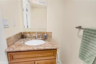 1232 E Elmwood Ave, Burbank, CA 91501 - Photo 54
