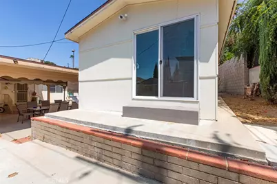 7792 Shadyspring, Burbank, CA 91504 - Photo 34