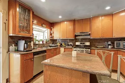 7792 Shadyspring, Burbank, CA 91504 - Photo 26