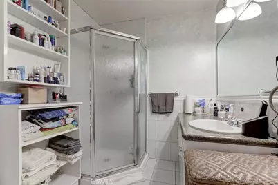7792 Shadyspring, Burbank, CA 91504 - Photo 10