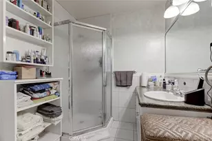7792 Shadyspring, Burbank, CA 91504 - Photo 10