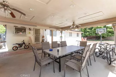 7792 Shadyspring, Burbank, CA 91504 - Photo 32