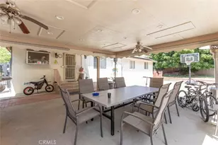 7792 Shadyspring, Burbank, CA 91504 - Photo 32