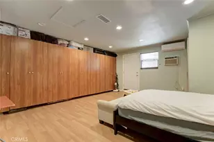 7792 Shadyspring, Burbank, CA 91504 - Photo 20