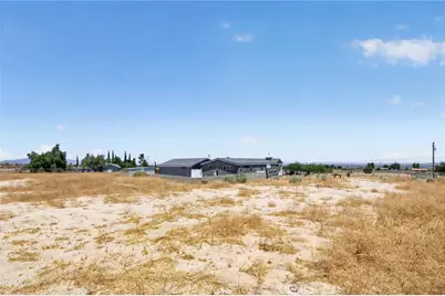 11152 E Avenue V12, Littlerock, CA 93543 - Photo 22