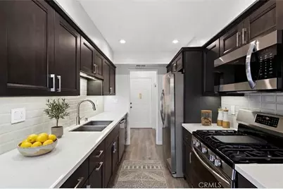 4536 Colbath Avenue #101, Sherman Oaks, CA 91423 - Photo 2