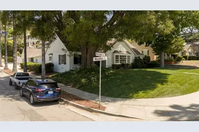 203 E Mountain, Glendale, CA 91207 - Photo 2