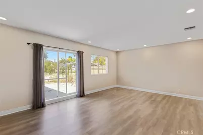 19000 Strathern, Reseda, CA 91335 - Photo 8