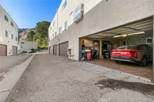 7764 Via Capri, Burbank, CA 91504 - Photo 54