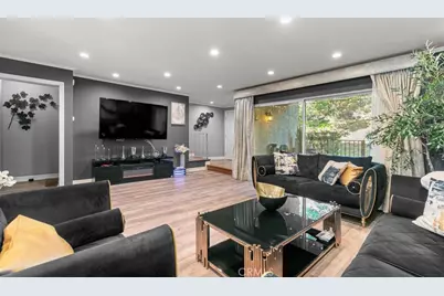 7764 Via Capri, Burbank, CA 91504 - Photo 8