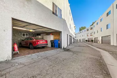 7764 Via Capri, Burbank, CA 91504 - Photo 56