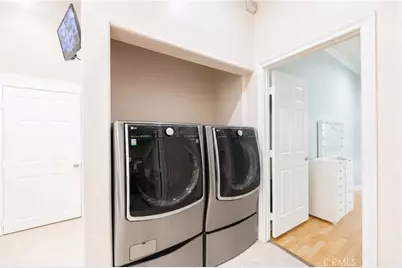 6973 Varna Avenue, Van Nuys, CA 91405 - Photo 18