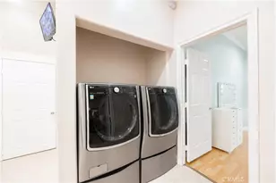 6973 Varna Ave, Van Nuys, CA 91405 - Photo 18