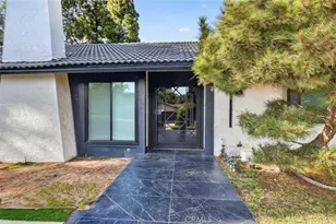 20001 Hiawatha St, Chatsworth, CA 91311 - Photo 4